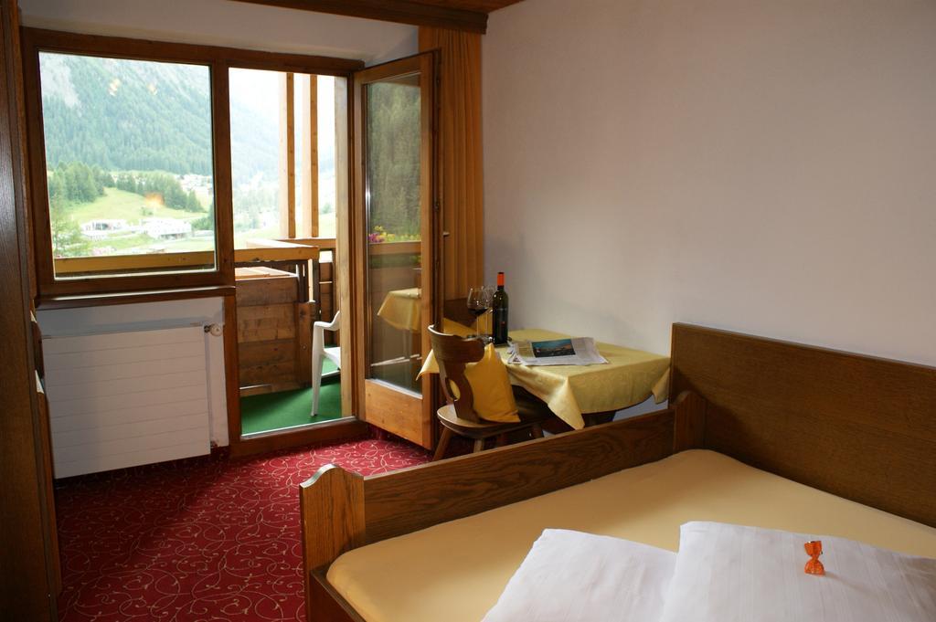 Sonnenhotel Soldanella Sonneck Samnaun Kamer foto